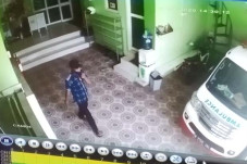 Kotak Amal Dibobol Maling,...