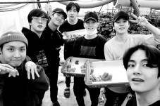 Berkat ARMY, Hyung dan...