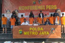 Undangan Disebar lewat...