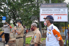 Ingatkan Warga Bahaya...