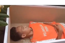 Keluar Rumah Tidak Pakai...
