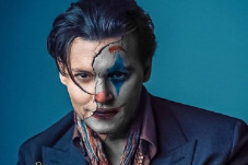 Johnny Depp Minta Tunda...