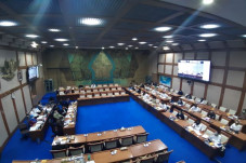 DPR Panggil Menteri...