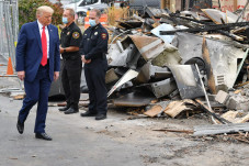 Sambangi Kenosha, Trump...
