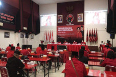 PDIP Usung Eri Cahyadi-Armuji,...