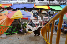20 Tenda Pedagang Pasar...