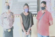 Pamer Sabu, Atim Diringkus...