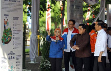 Hari Pelanggan, Ahok:...