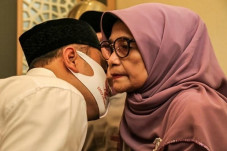 Dua Bisikan Ibunda Sertai...