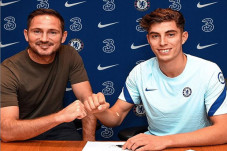 Resmi ke Chelsea, Kai...