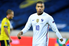Kylian Mbappe Cedera,...