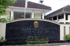 1 Hakim di PN Bandung...