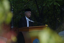 Malik Fadjar Meninggal,...