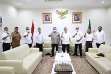 Terima Ikatan Keluarga...