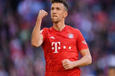 Bayern Muenchen Putuskan...