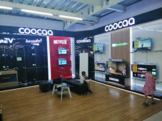 Smart TV Ukuran Besar...