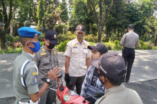 Petugas Gabungan Kabupaten/Kota...
