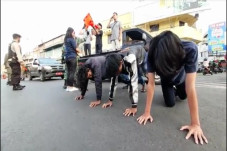 Bandel di Tempat Umum,...