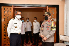 Gubernur dan Pj Wali...