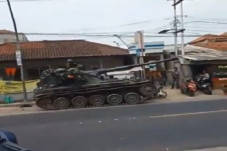 Salah Manuver, Tank...