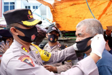 Ribuan Masker Disebar...
