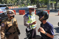 Lihat Operasi Masker...