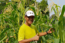 Saleh Husin Berkebun...
