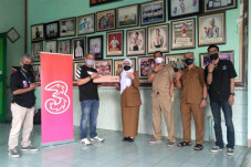 Tri Indonesia Bagi-bagi...