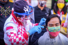 Ikut Pangkas Rambut...