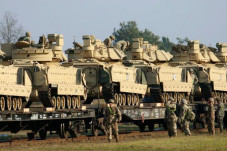 Batalion Tank AS Dipindahkan...