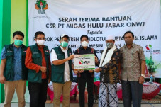 MUJ ONWJ Salurkan Bantuan...