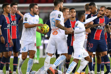 Kalah dari Marseille,...