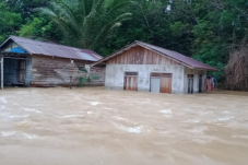 Banjir, Ratusan Warga...