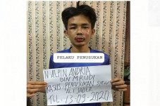 Tersangka Penusuk Syekh...