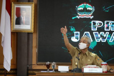 Jakarta Berlakukan PSBB,...