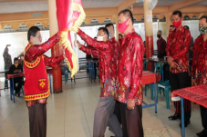 Masyarakat Nias Diharapkan...