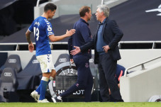 Bergabung di Everton,...