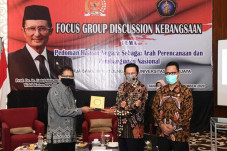 Arah Pembangunan Pusat-Daerah...