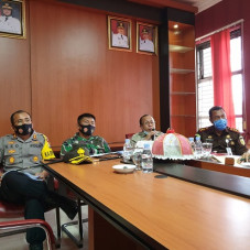 Bupati Pasangkayu bersama...
