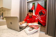 Bacawali Surabaya Eri...