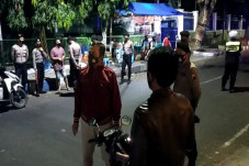 Puluhan Orang di Kota...