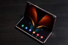 Galaxy Z Fold2 Memiliki...