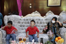 Dua Bocah Disabilitas...