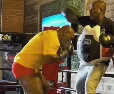Mike Tyson Ganas, Danny...
