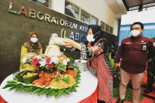 Risma Tuntaskan Laboratorium...