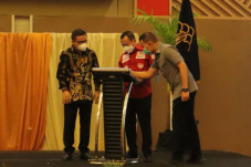 Rudenim Makassar Luncurkan...