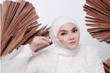Pesinetron Ade Fitrie...
