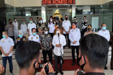 Komisi III DPR Desak...