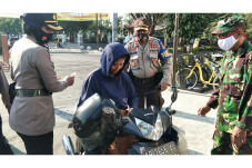 Tak Pakai Masker, Warga...
