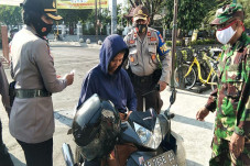Tak Pakai Masker, Tiga...
